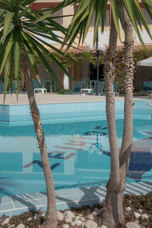 Ecoresort Hotel Zefyros Айос-Кирикос Экстерьер фото