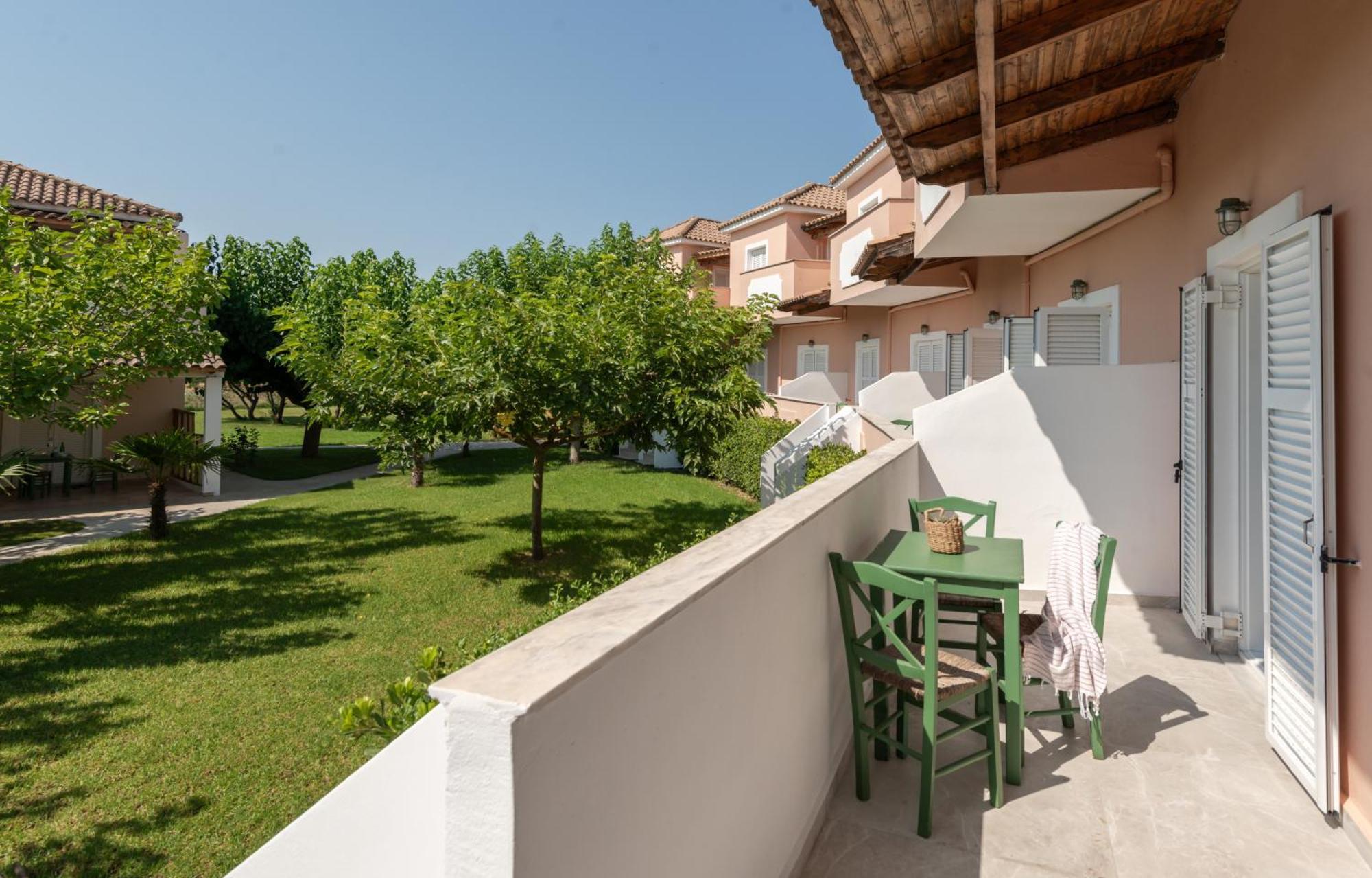 Ecoresort Hotel Zefyros Айос-Кирикос Экстерьер фото
