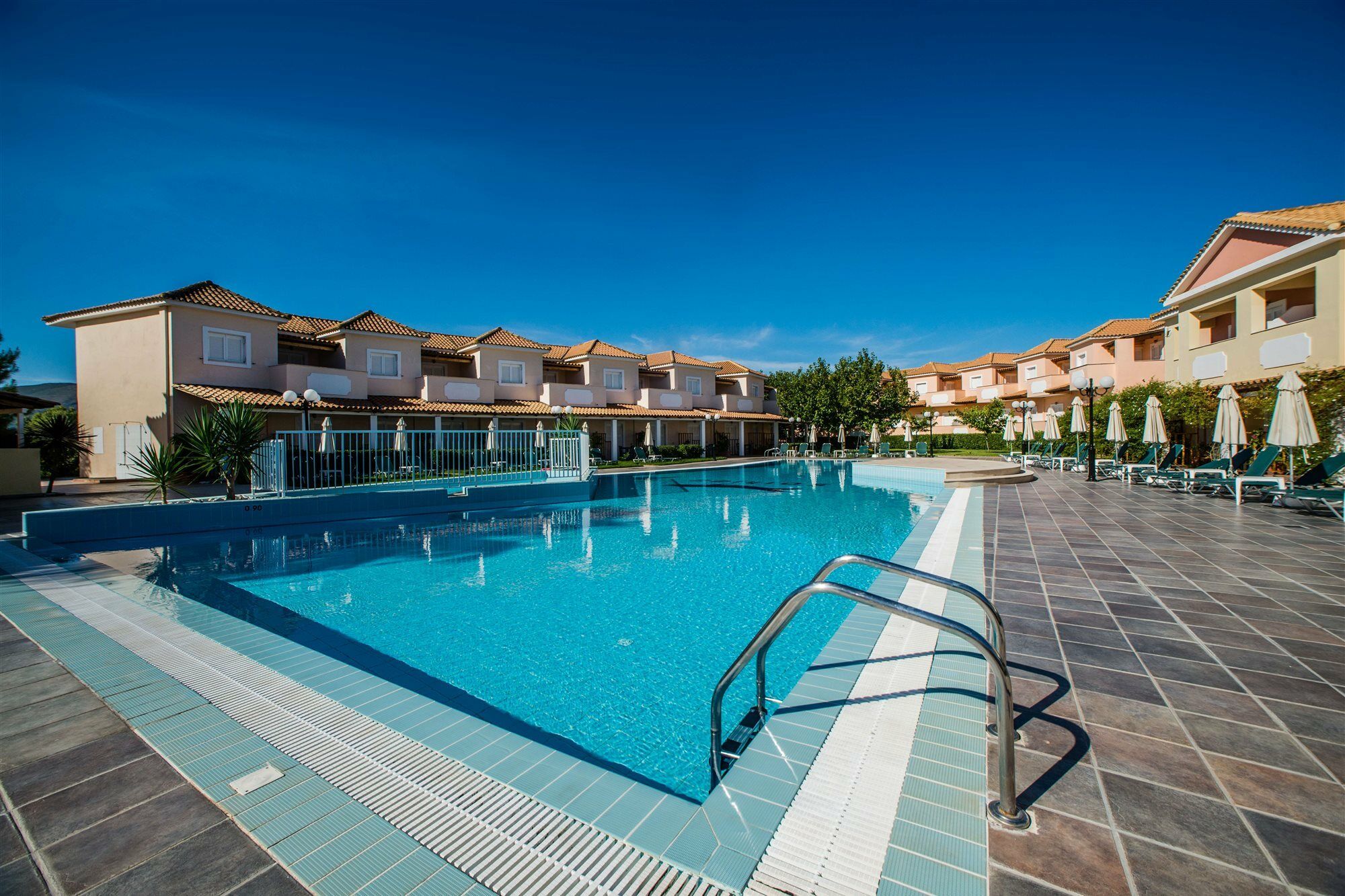 Ecoresort Hotel Zefyros Айос-Кирикос Экстерьер фото