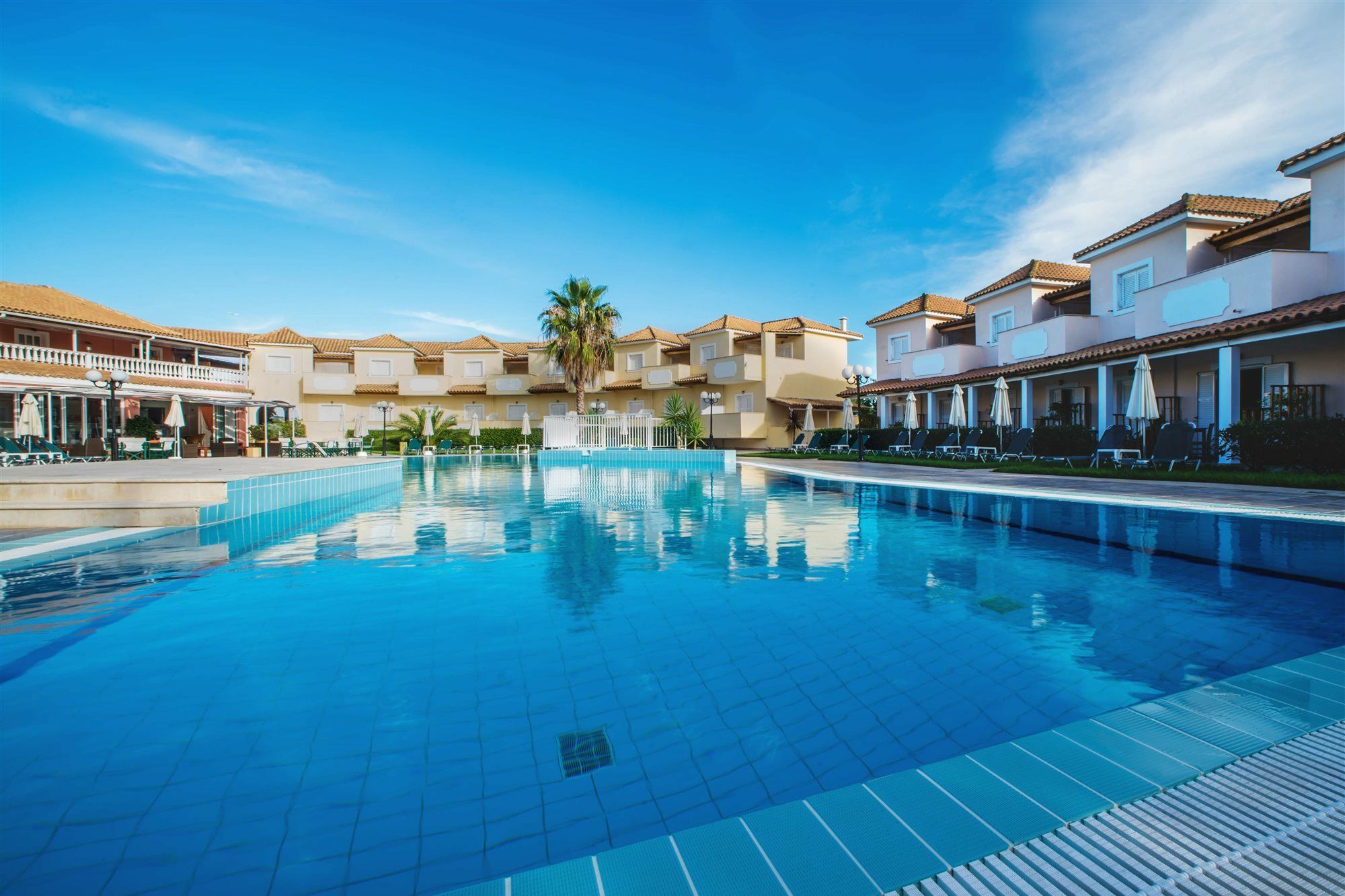 Ecoresort Hotel Zefyros Айос-Кирикос Экстерьер фото